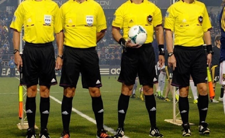 referees