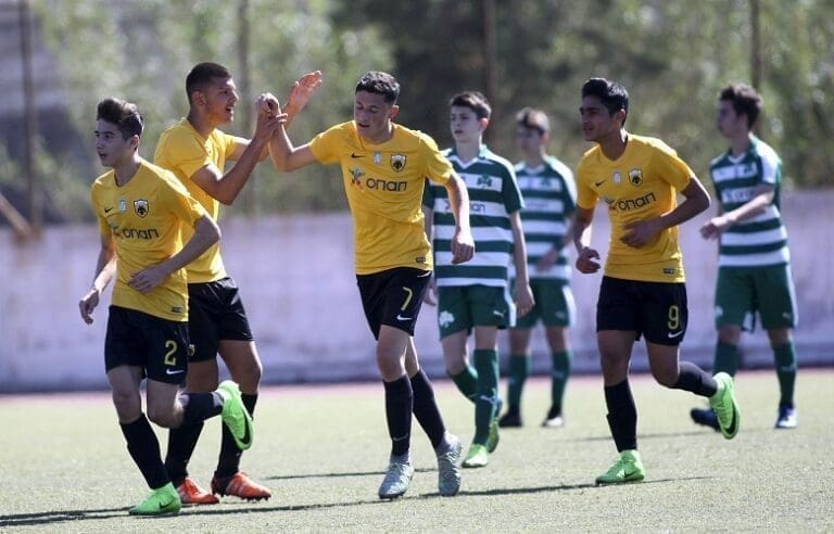 “Τετράσφαιρη” η ΑΕΚ στο ντέρμπι της U15! (photos)
