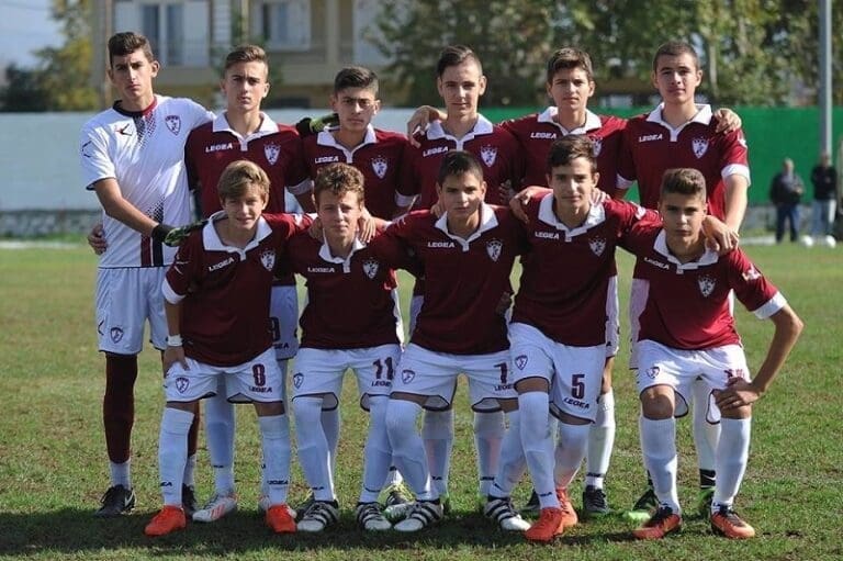 Γκολ και θέαμα μοίρασαν οι U15 Βέροιας και Λάρισας!