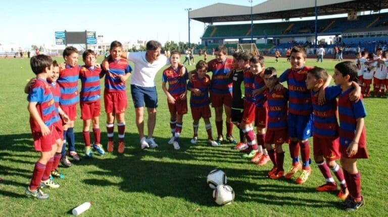 Αυτές οι ομάδες της Super League σου ανοίγουν τις… πόρτες τους!