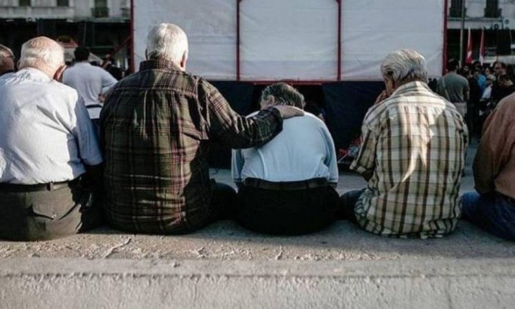 Ο ορισμός της… απόστασης από παππούδες! (photo)