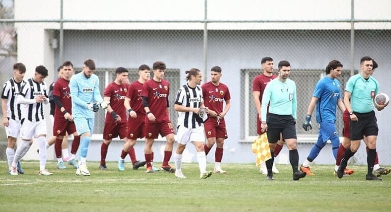 “Χ”αλάστηκαν στο ντέρμπι της Super League U19!