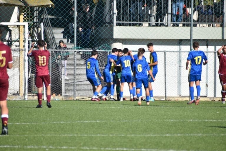 “Ψήνεται” μεγάλη μάχη για τις… θέσεις στη Super League U17!