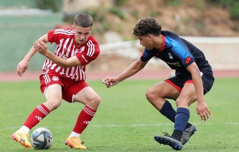 Ομάδα της Super League δίνει τα “κλειδιά” της U19 σε μια εμβληματική μορφή του Ελληνικού ποδοσφαίρου!