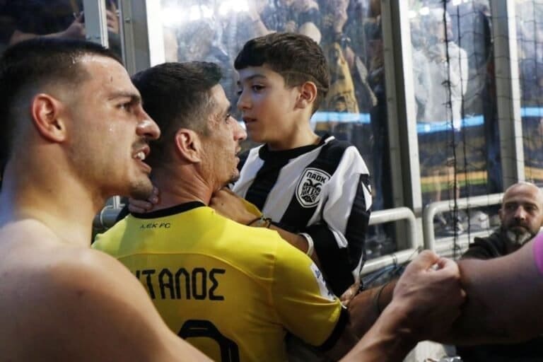 Ο μικρός Γιαννάκης είχε επικοινωνία με τους αρχηγούς των “μεγάλων”!