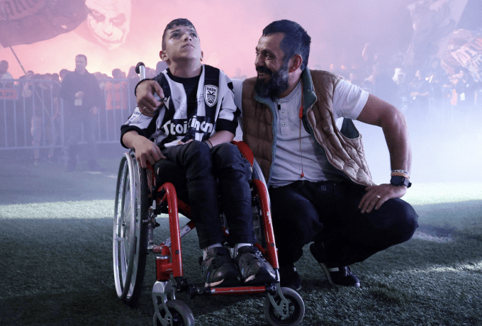 Επέστρεψε στην Ελλάδα ο μικρός Γιαννάκης!