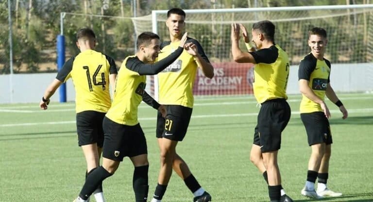 “Ευχές για χαρούμενα Χριστούγεννα και ένα όμορφο 2025”!