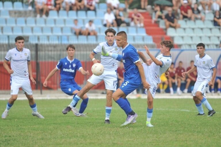 “Χ”αλάστηκαν στην πρεμιέρα Λάρισα και Αστέρας!